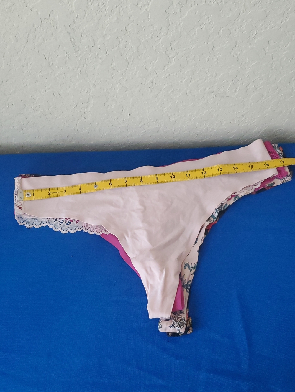 Lot of 4 Pack Plus Size 2X B2Body Thongs Lace Trim Floral Solid No Show Underwea